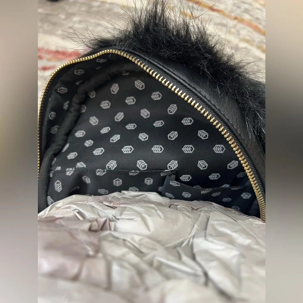 Backpack - Picture 6 of 6